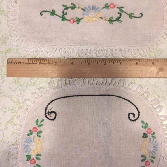 Vintage 3 Piece Vanity Set - Picture 4 of 9